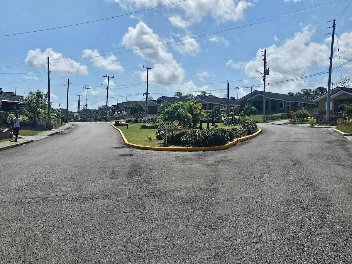 Flex Villa All Inclusive Ja 法尔茅斯 0*,